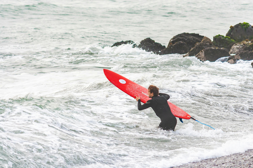 Surf en las playas de Miraflores